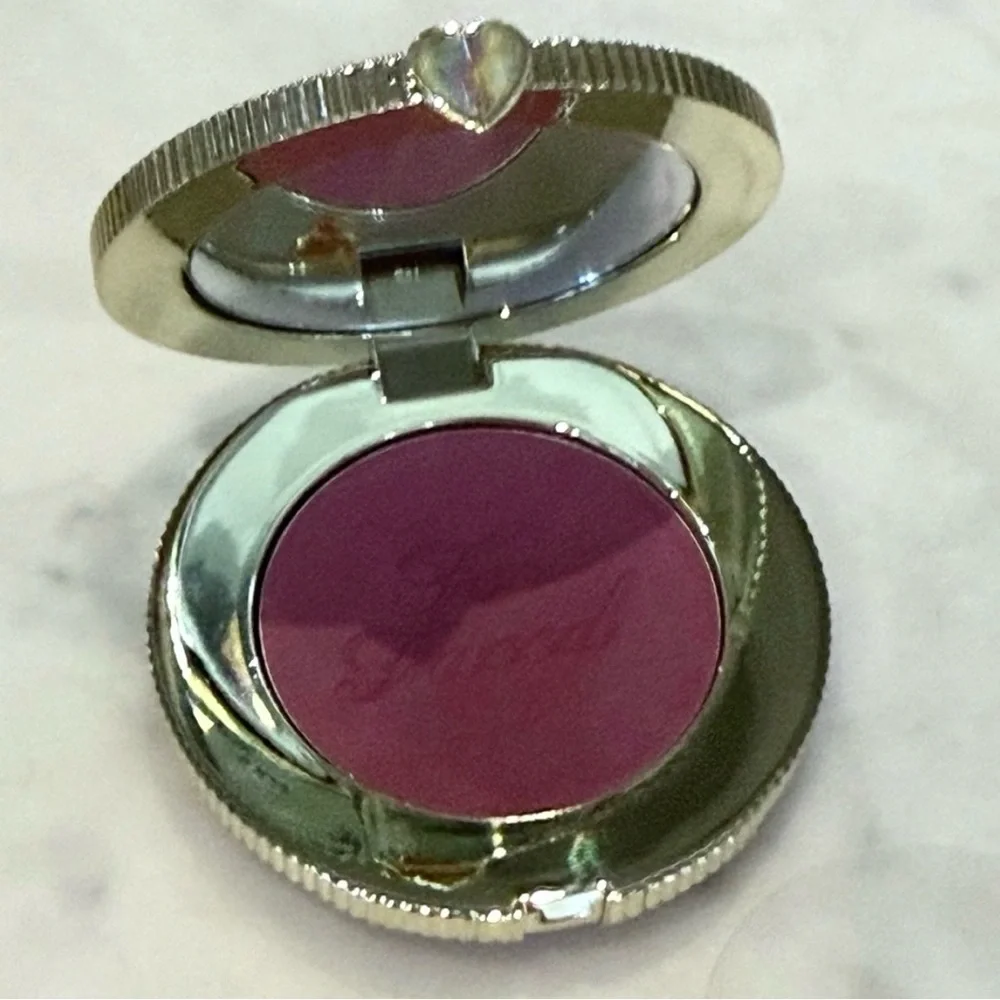 NIB Too Faced Cloud Crush Blush - Berry Dream